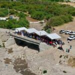 Inaugura Gobernador de Oaxaca puente vehicular en Mitla que mejora el desplazamiento de la población