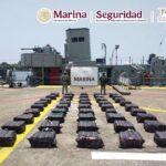Marina asegura más de tonelada y media de cocaína frente a costas de Michoacán; hay dos detenidos