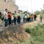 Ray Chagoya atiende petición de vecinas y vecinos en la calle Esmeralda de Pueblo Nuevo