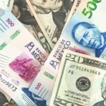 Peso mexicano pierde terreno frente al dólar este viernes
