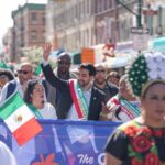 Alcalde de Nueva York hace historia al encabezar desfile por la Independencia de México