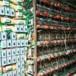 ¡Descubren «granja» clandestina de criptomonedas en Puebla! Aseguran casi 300 computadoras