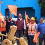 Ray Chagoya da banderazo de inicio a la rehabilitación de la calle Tuxtepec en la colonia Siete Regiones